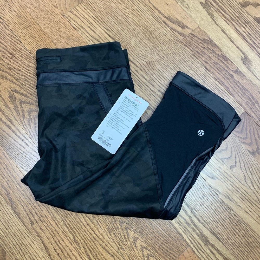 NWT Lululemon Chase Me Crop II Black Camo Sz 10